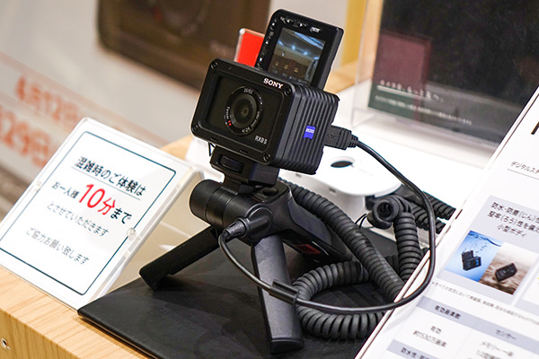 カメラ デジタルカメラ 実機レビュー】RX0II（DSC-RX0M2）をソニーストア大阪で体験してきまし 